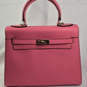 House of Hello Kelly 25